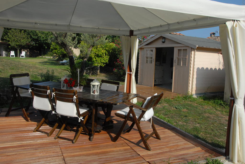 Mas Des Kardouons Bed & Breakfast Tourrettes-sur-Loup Bagian luar foto
